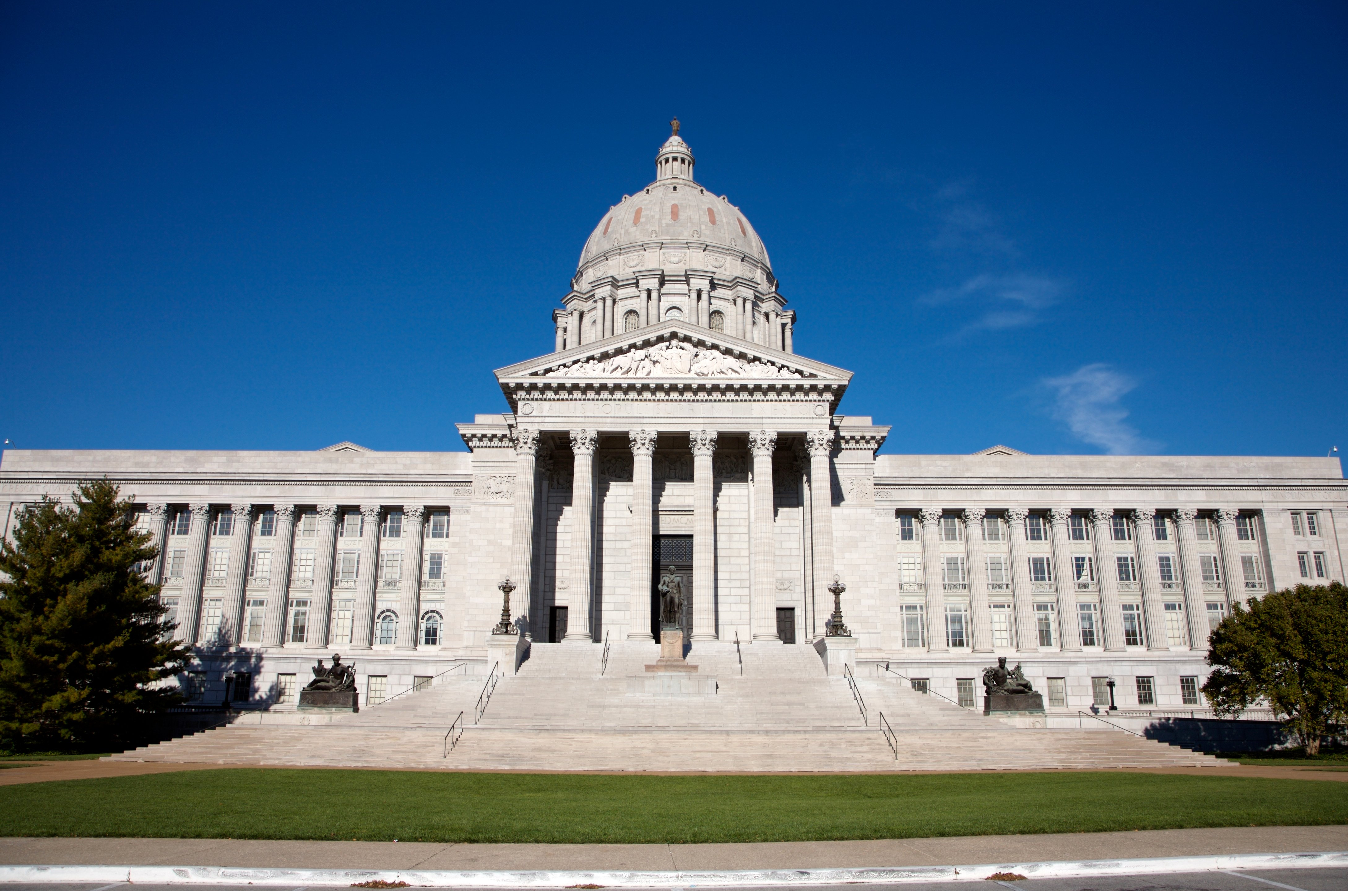 Missouri candidate with ties to the KKK on Republican ballot – NBC Chicago - Vimarsana News