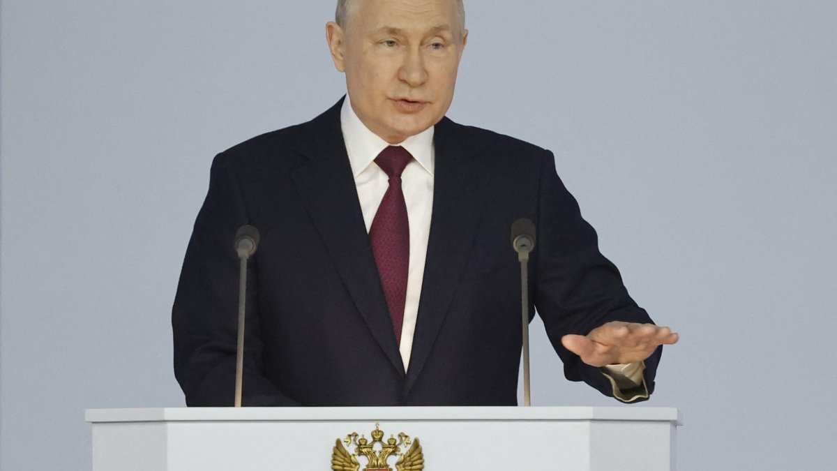What Putin's 'Suspension' of the New START Nuclear Treaty Means – NBC Chicago - Vimarsana News