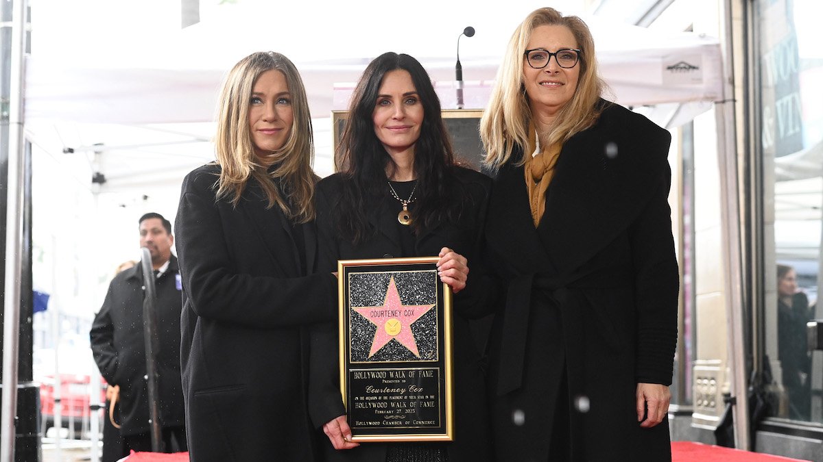 Jennifer Aniston, Lisa Kudrow Hail 'Friends' Star Courteney Cox at Walk of Fame Ceremony – NBC Chicago - Vimarsana News