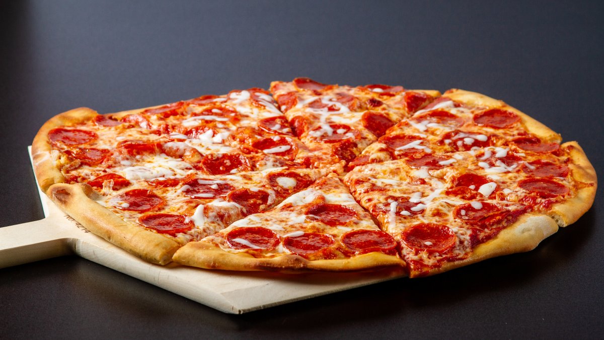 National Pizza Day 2023: Where to Get Freebies and Deals – NBC Chicago - Vimarsana News