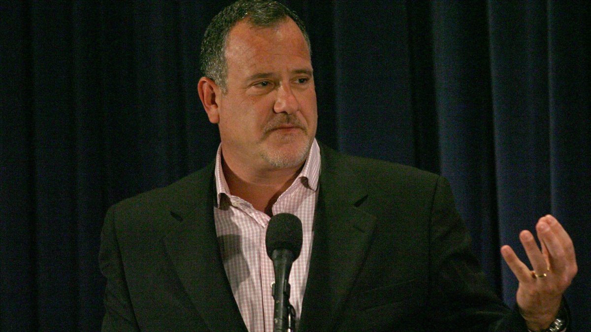 Hollywood Publicist Howard Bragman Dead at 66 – NBC Chicago - Vimarsana News