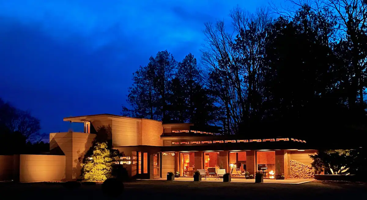See Inside the Frank Lloyd Wright ‘Dream House' Available for Rent in Wisconsin