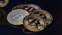 Crypto Rebounds From Post-Fed Sell-Off, Investors Shake Off Regulatory Concerns