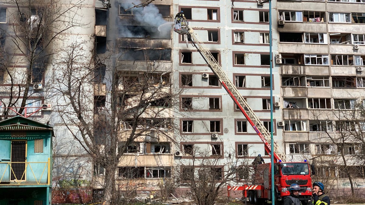 Ukraine War Live Updates: Russian Strikes Overnight Kill Civilians; Estonia Calls China Peace Plan 'Extremely Unfair' – NBC Chicago - Vimarsana News