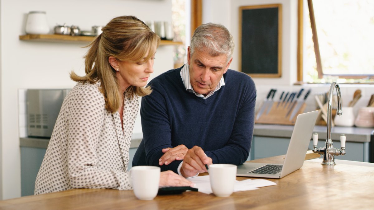 Roth IRAs Don't Require Withdrawals — Unless They're Inherited. Here's What You Need to Know - Vimarsana News