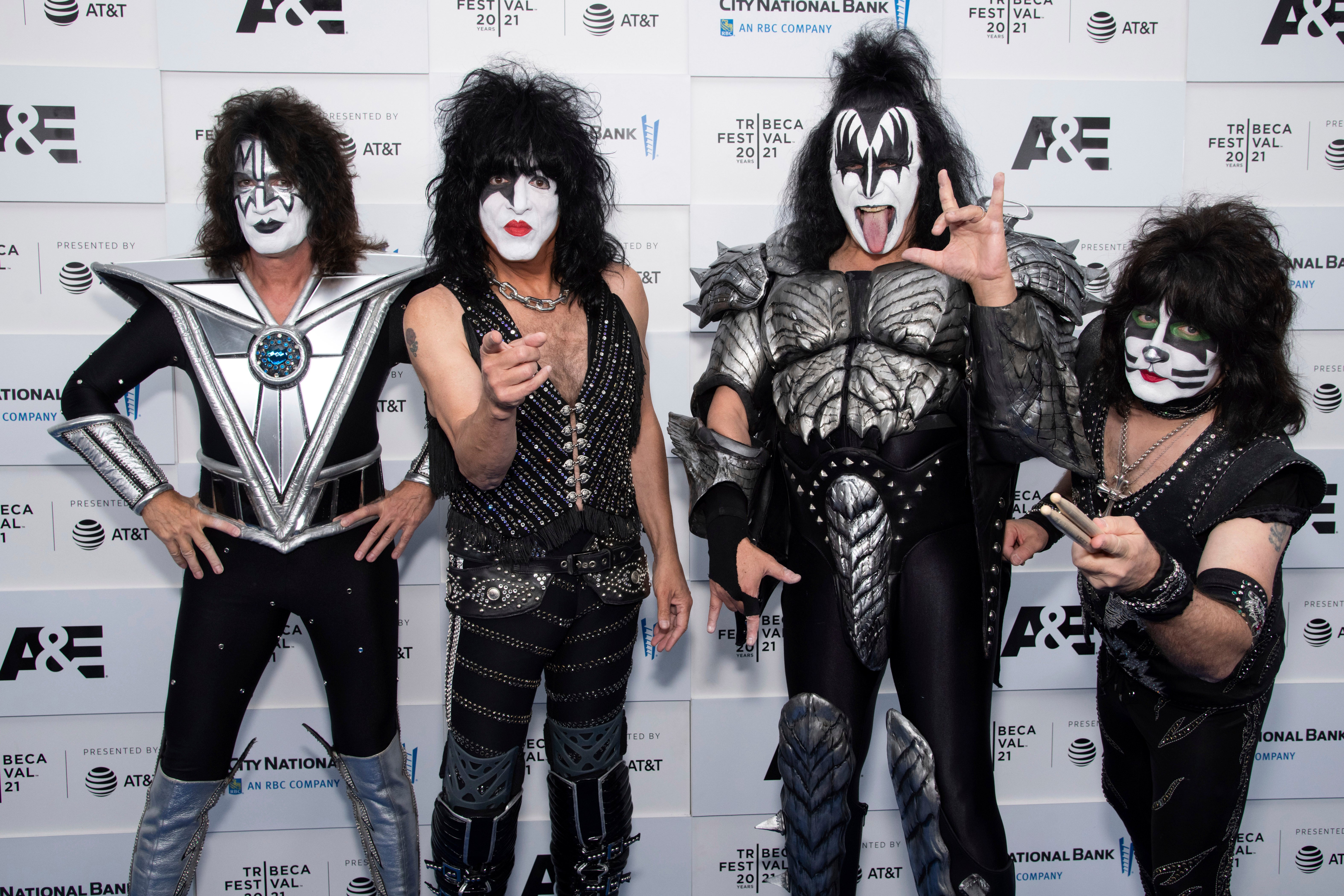 Kiss sells catalog, brand name and IP to Pophouse Entertainment Group – NBC Chicago - Vimarsana News