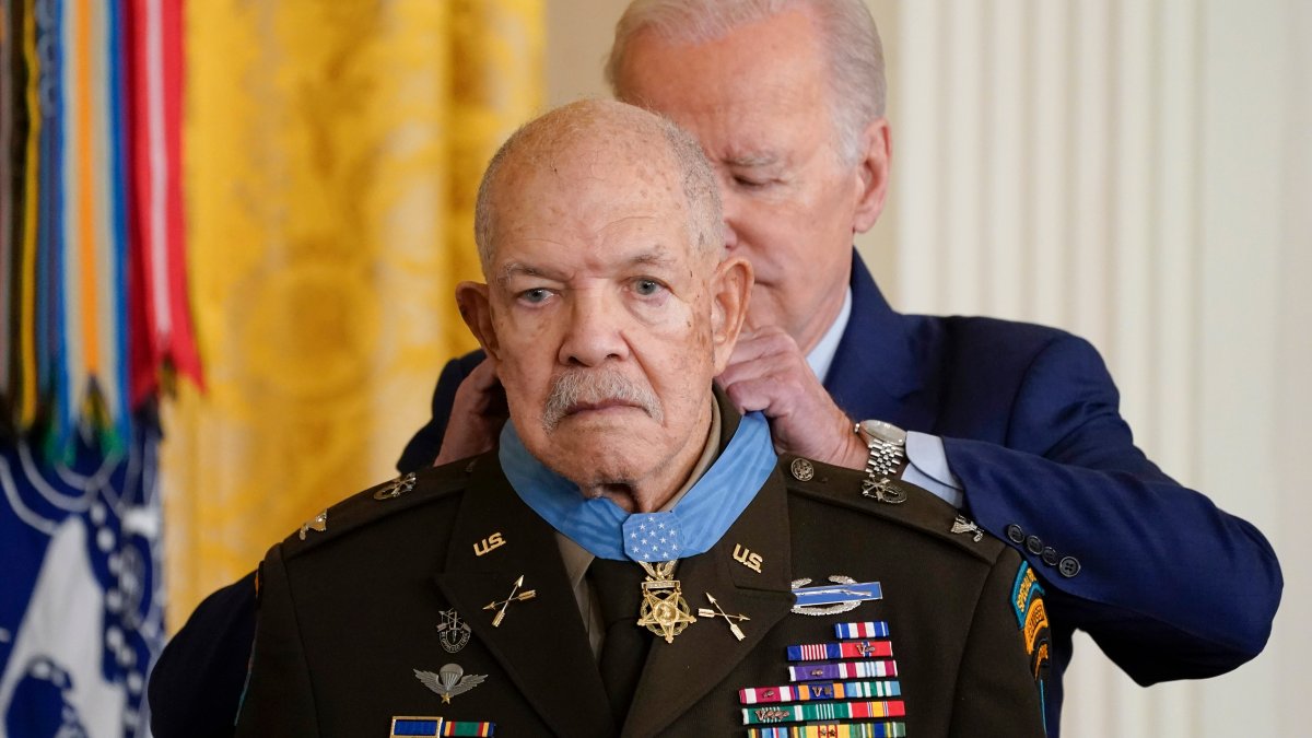 Medal of Honor: Black Vietnam Veteran Finally Honored – NBC Chicago - Vimarsana News