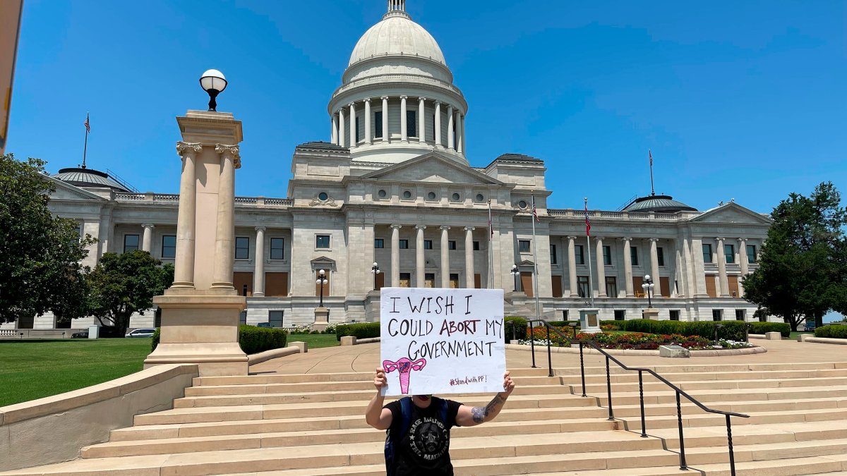 Arkansas to Build Pro-Life Monument on Capitol Grounds – NBC Chicago - Vimarsana News