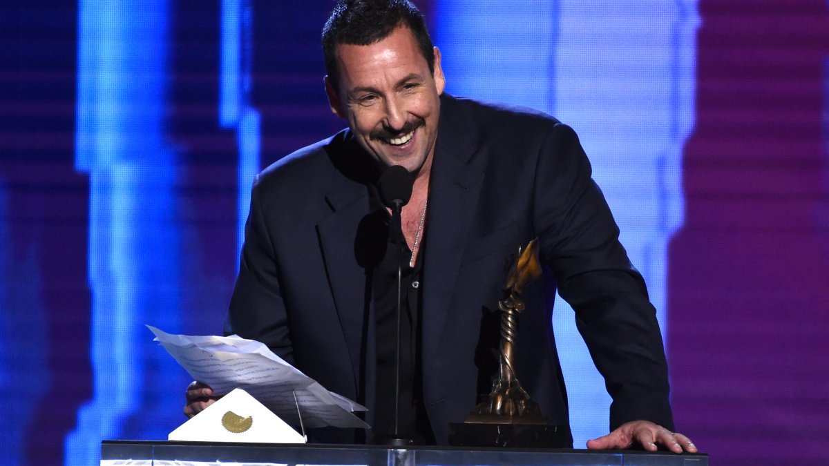 Adam Sandler to Receive American Humor Award – NBC Chicago - Vimarsana News