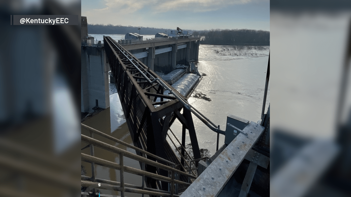 10 Barges Break Free From Tug Boat on the Ohio River Near Louisville, Kentucky – NBC Chicago - Vimarsana News