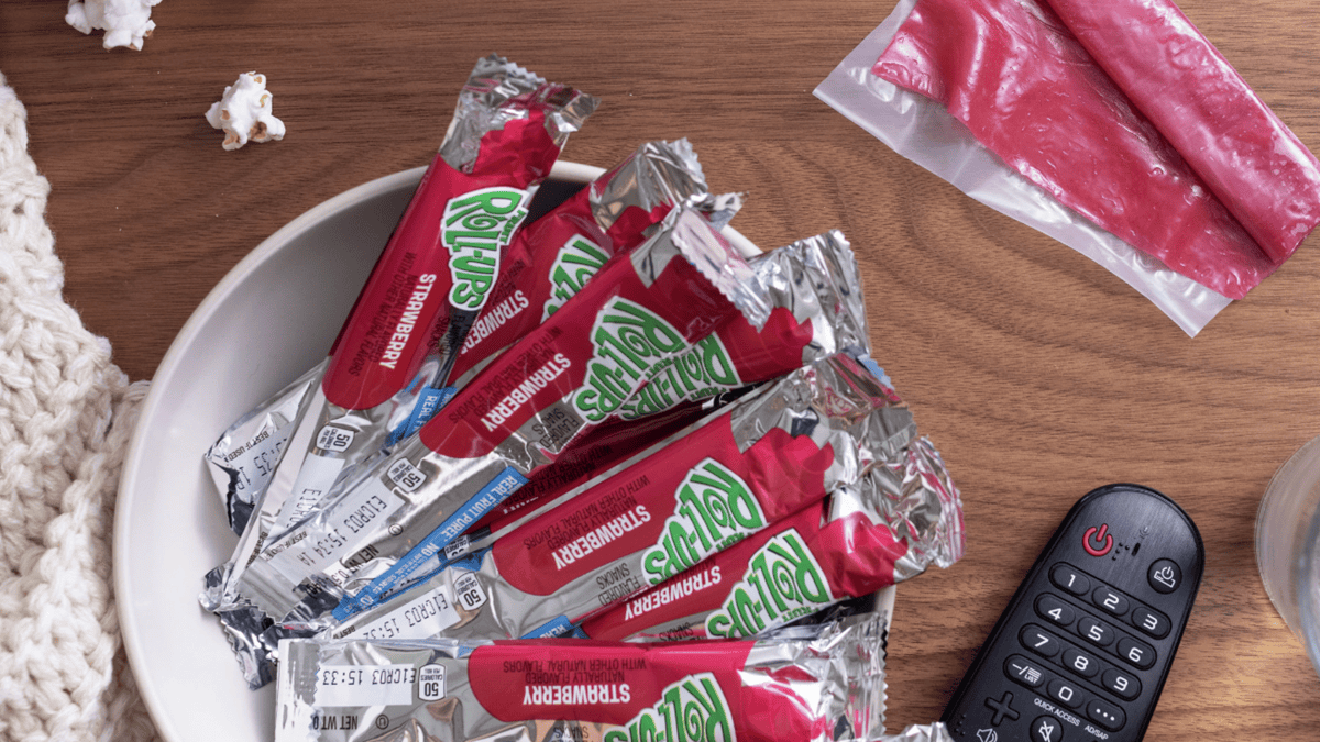 Americans Caught Smuggling Fruit Roll-Ups Into Israel Following TikTok Trend – NBC Chicago - Vimarsana News