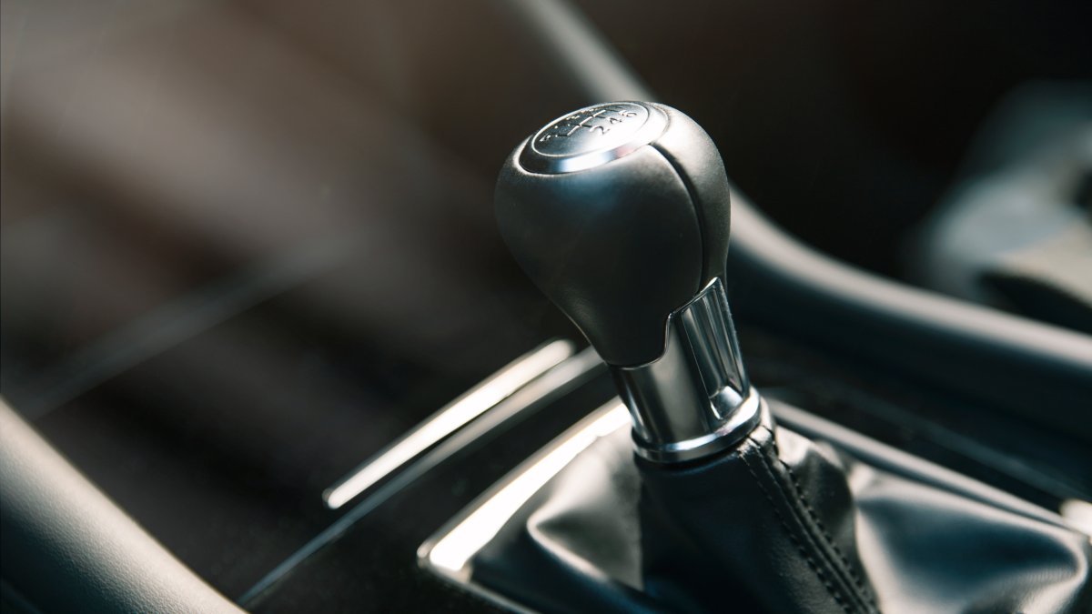 Teen Carjackers Caught After They Can't Drive Car's Stick Shift – NBC Chicago - Vimarsana News