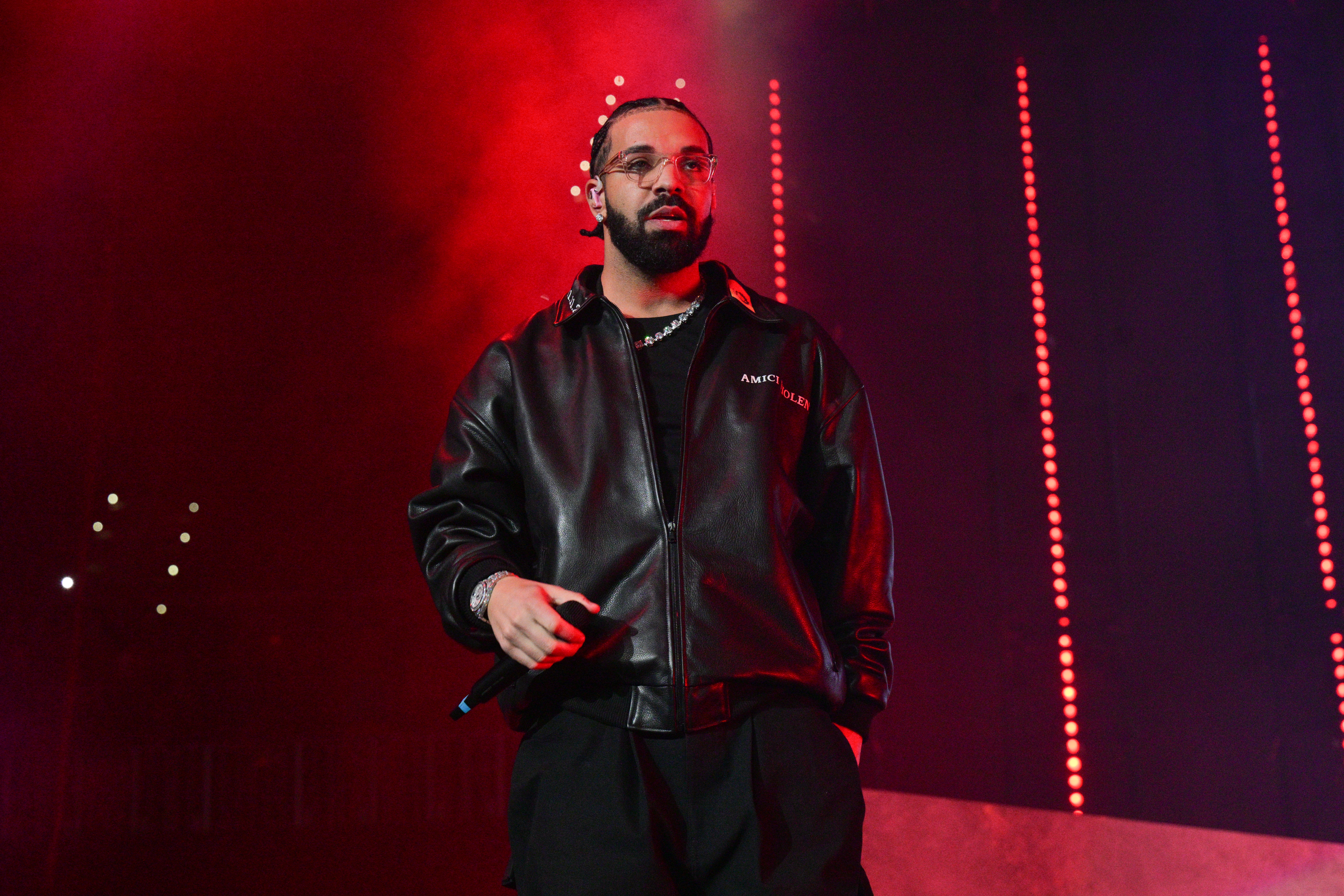 Drake Announces Chicago Concert in Long-Awaited Return to Stage for 2023 ‘It's All A Blur' Tour