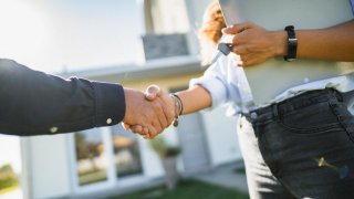 real state agent dealing for the sale