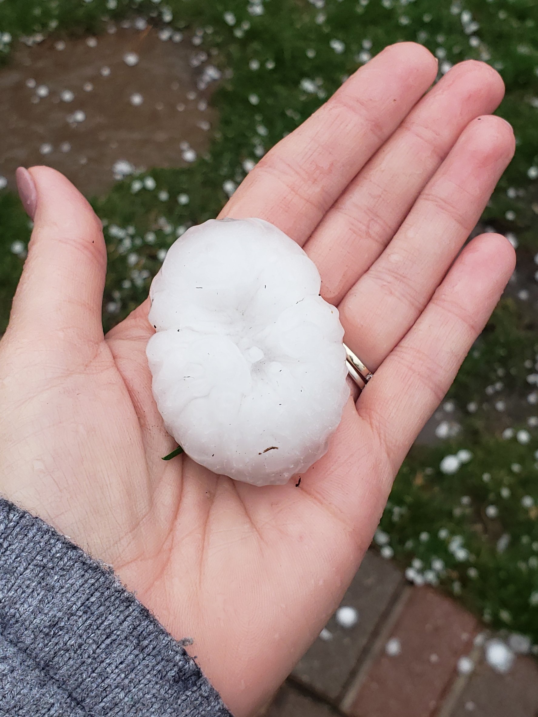 Il Hail Images Show Massive Hail Spotted Across Chicago Area as Storms Erupt ...