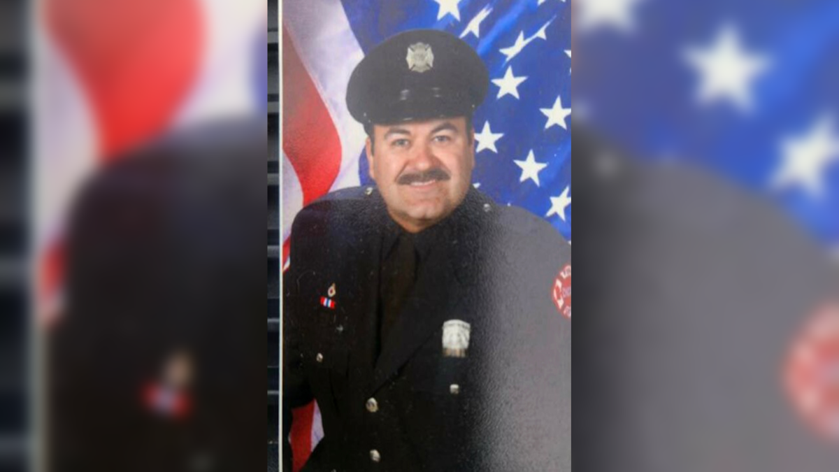 Hundreds Pay Tribute to Fallen Chicago Firefighter at Visitation - Vimarsana News