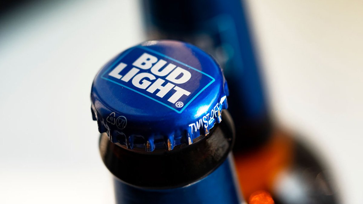 chicago bears bud light can