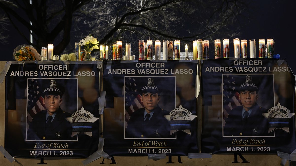 Man Accused of Killing Chicago Police Officer Pleads Not Guilty During ...