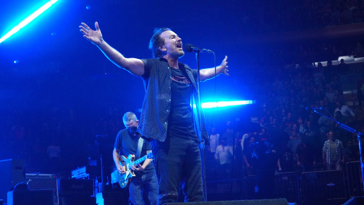 Pearl Jam's Limited 2023 U.S. Tour Will Stop in Chicago, Fort Worth – NBC  Chicago