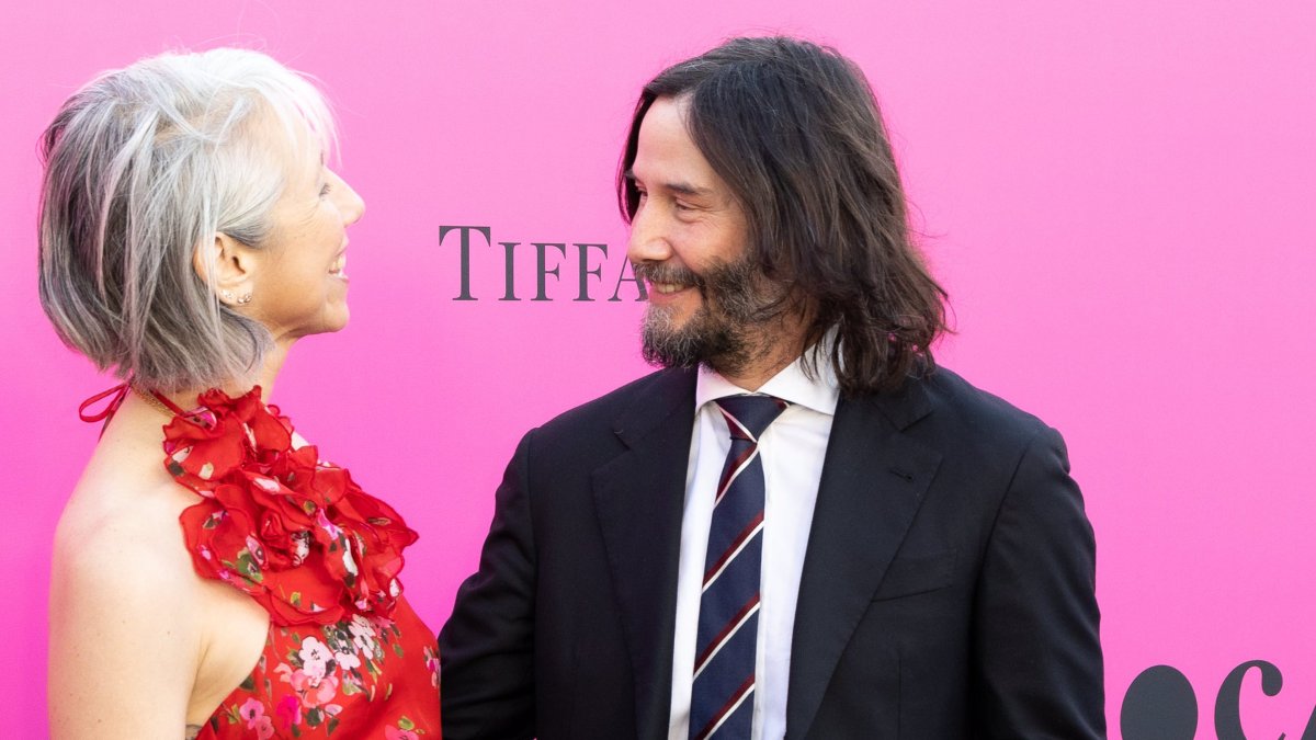 Keanu Reeves Shares Sweet Kiss With Girlfriend Alexandra Grant on MOCA