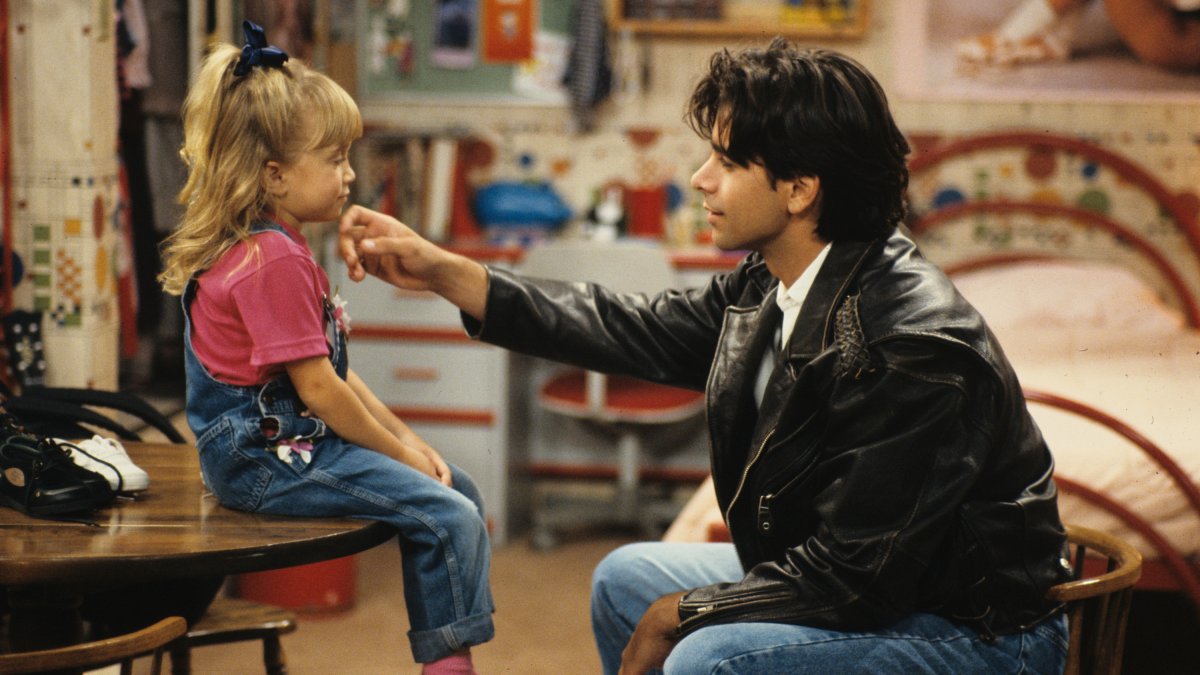 John Stamos Recalls Getting the Olsen Twins Fired From 'Full House' – NBC Chicago - Vimarsana News