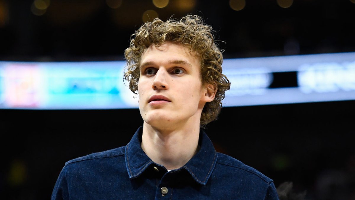 Jazz’s Lauri Markkanen Shaves Head for Finnish Military – NBC Chicago