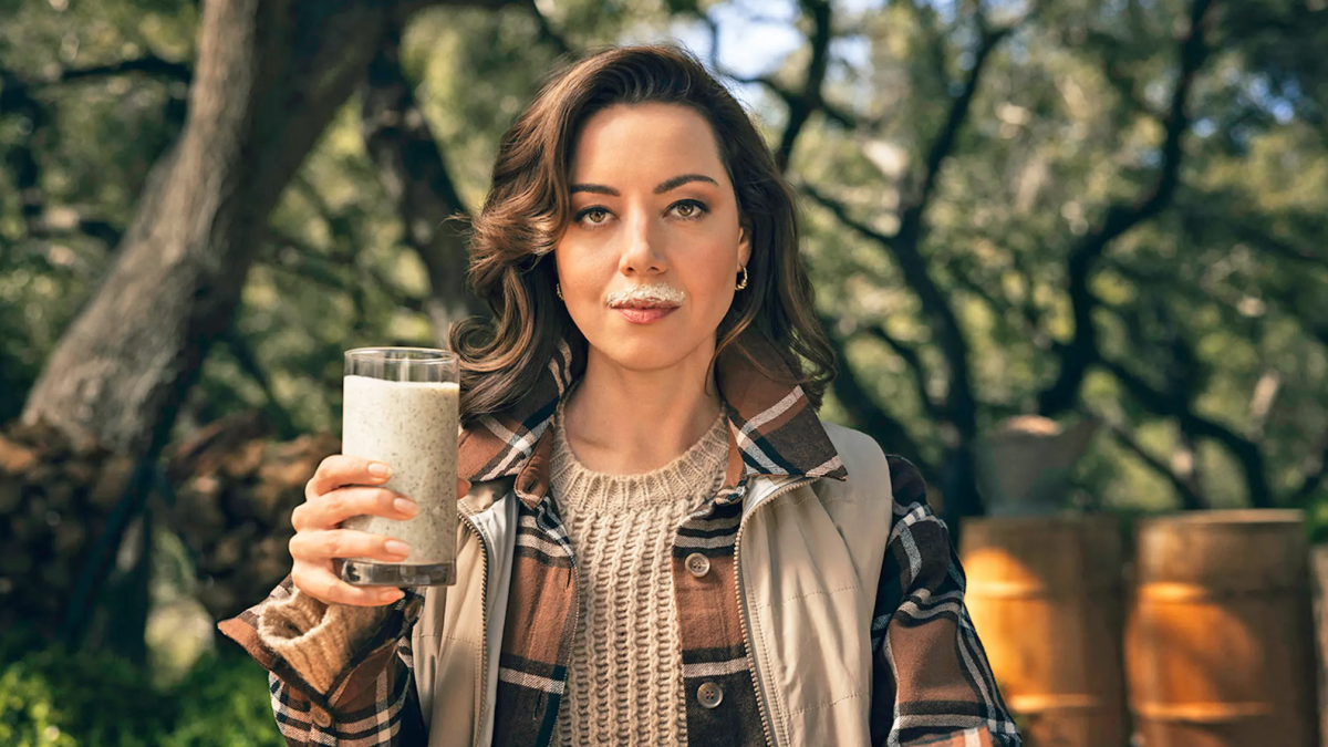 Aubrey Plaza Takes Jab at Plant-Based Milks With 'Wood Milk' Ad – NBC Chicago - Vimarsana News
