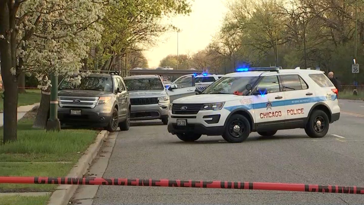 Chicago Police Investigate After Man Found Shot to Death Inside Car ...