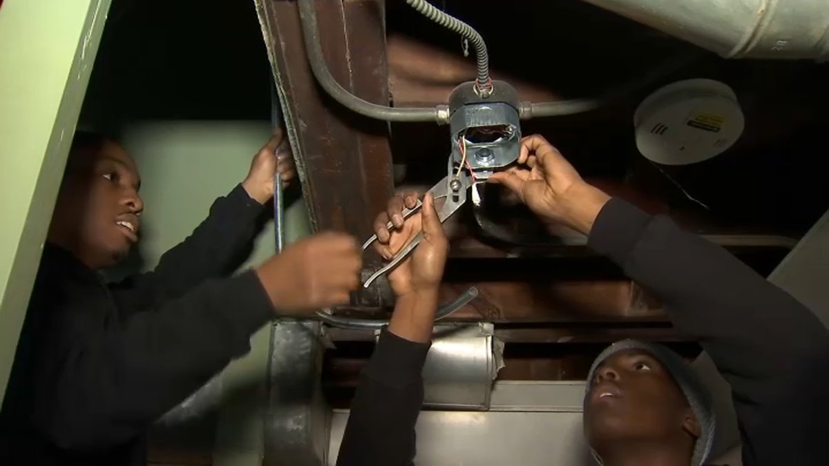Dozens of Englewood, Blue Island Homes Remodeled For National Rebuilding Day – NBC Chicago - Vimarsana News