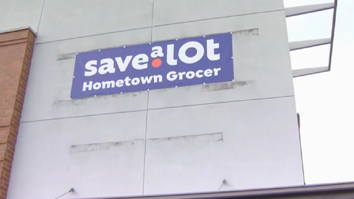 Residents Protest Save A Lot Opening in Englewood - Vimarsana News