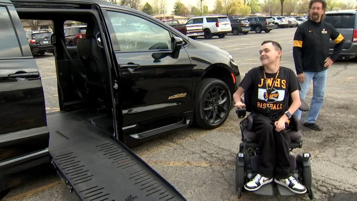 Long Wait Pays Off for Joliet Resident as He Gets Keys to Specially-Equipped Van - Vimarsana News