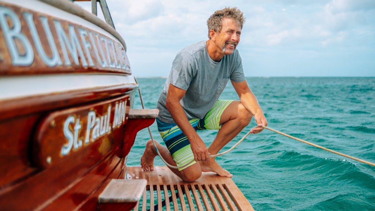 This Trader's Got the 'Perfect' Job for Full-Time Travel — and He's Teaching Others How to Do It – NBC Chicago - Vimarsana News