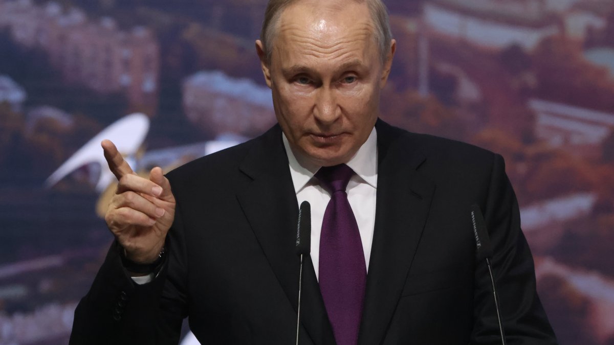 Ukraine War Live Updates: Putin Says 'Neocolonial' World Order Will End; F-16 Jets on the Wishlist as Ukraine and Allies Meet – NBC Chicago - Vimarsana News