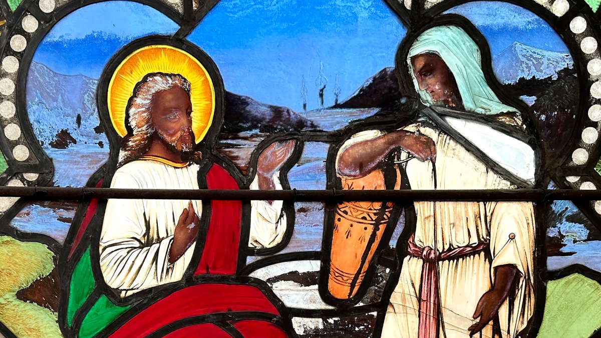 Stained Glass Window Shows Jesus Christ With Dark Skin – NBC Chicago - Vimarsana News