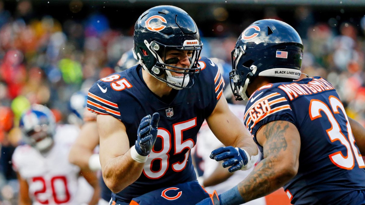 Chicago Bears tight end Cole Kmet (85) runs against the New York