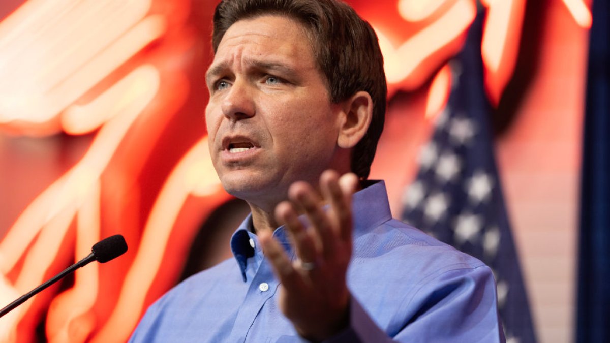College Student Launches @DeSantisJet: Tracking Gov. DeSantis' Flights – NBC Chicago - Vimarsana News