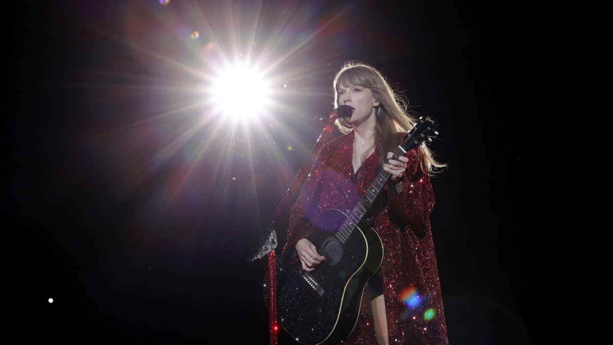 Swifties, Chicago prepare for Taylor Swift's Soldier Field dates - Chicago  Sun-Times