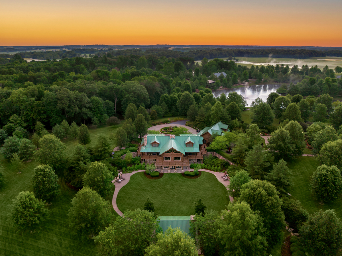 See Inside Massive Indiana Home Listed for ‘Record-Breaking' $48M