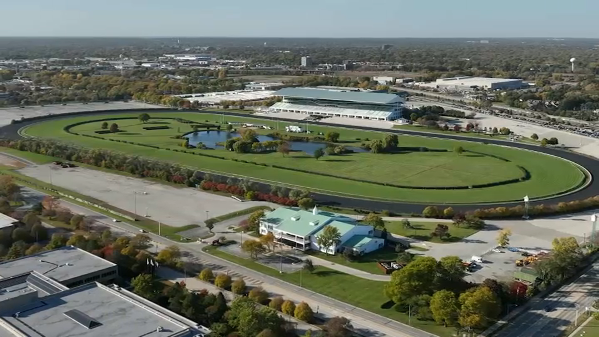 Chicago Bears sign deal to buy Arlington race track, mayor's