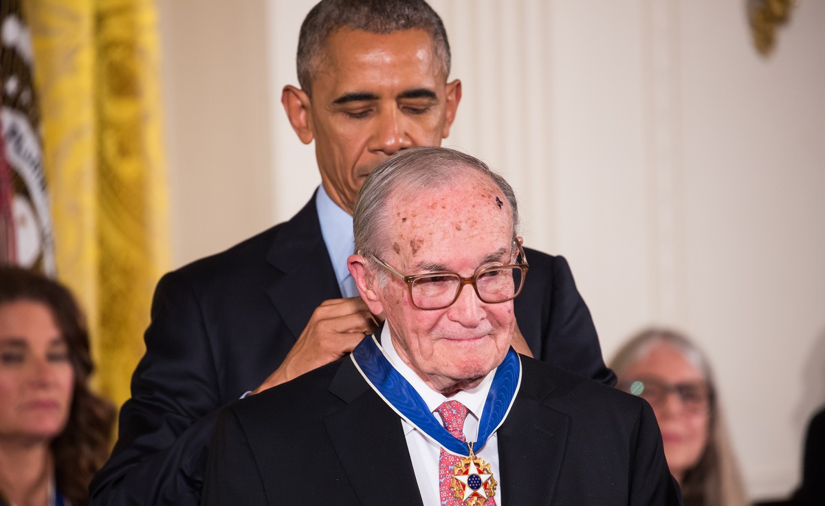Newton Minow, Former FCC Chief, Public TV Advocate, Dies at 97 – NBC ...