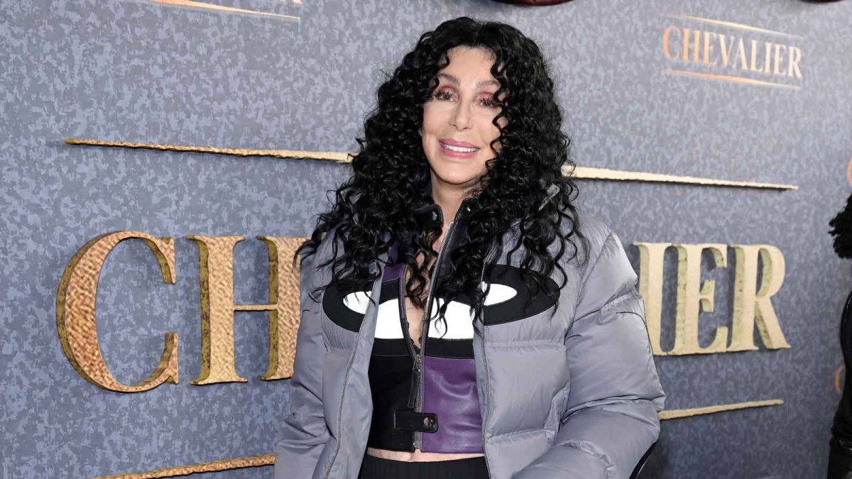 Cher Marks Her 77th Birthday With Funny Tweet About Her Age – Nbc Chicago