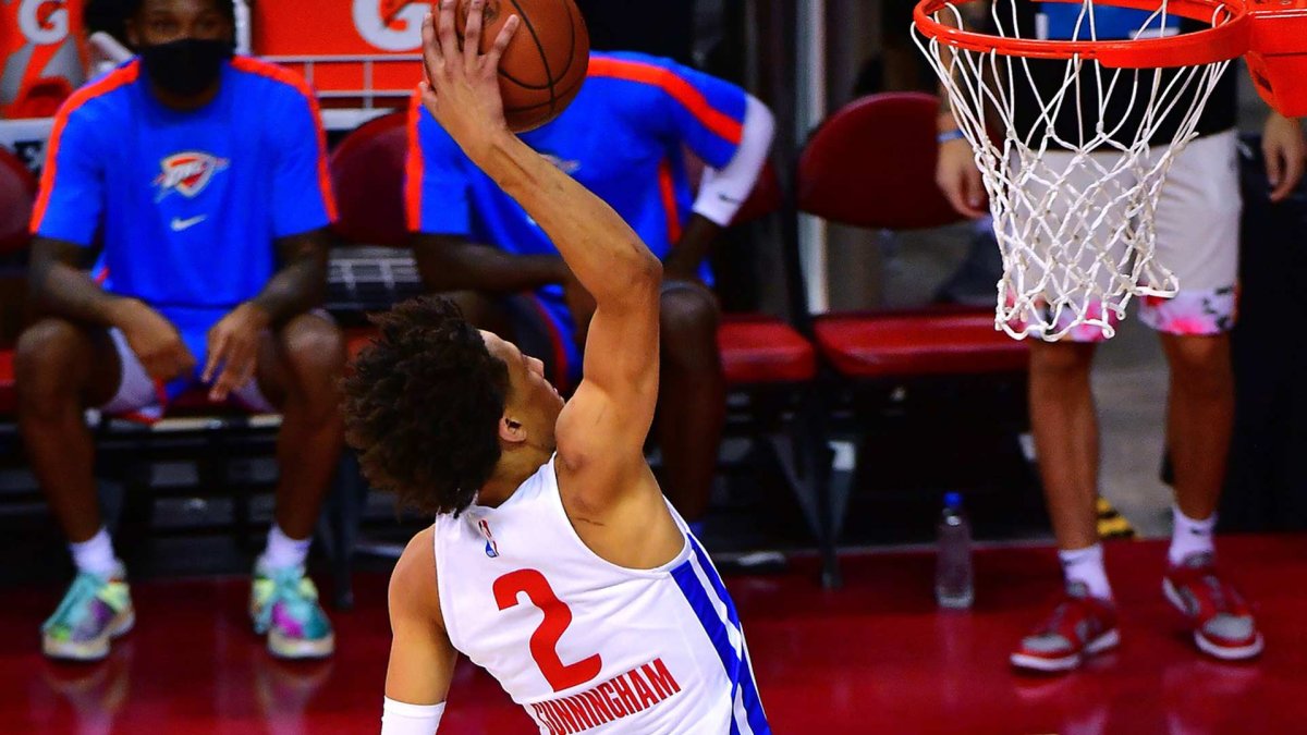 Cade Cunninghams 22 points and 15 assists lead Pistons over Bulls