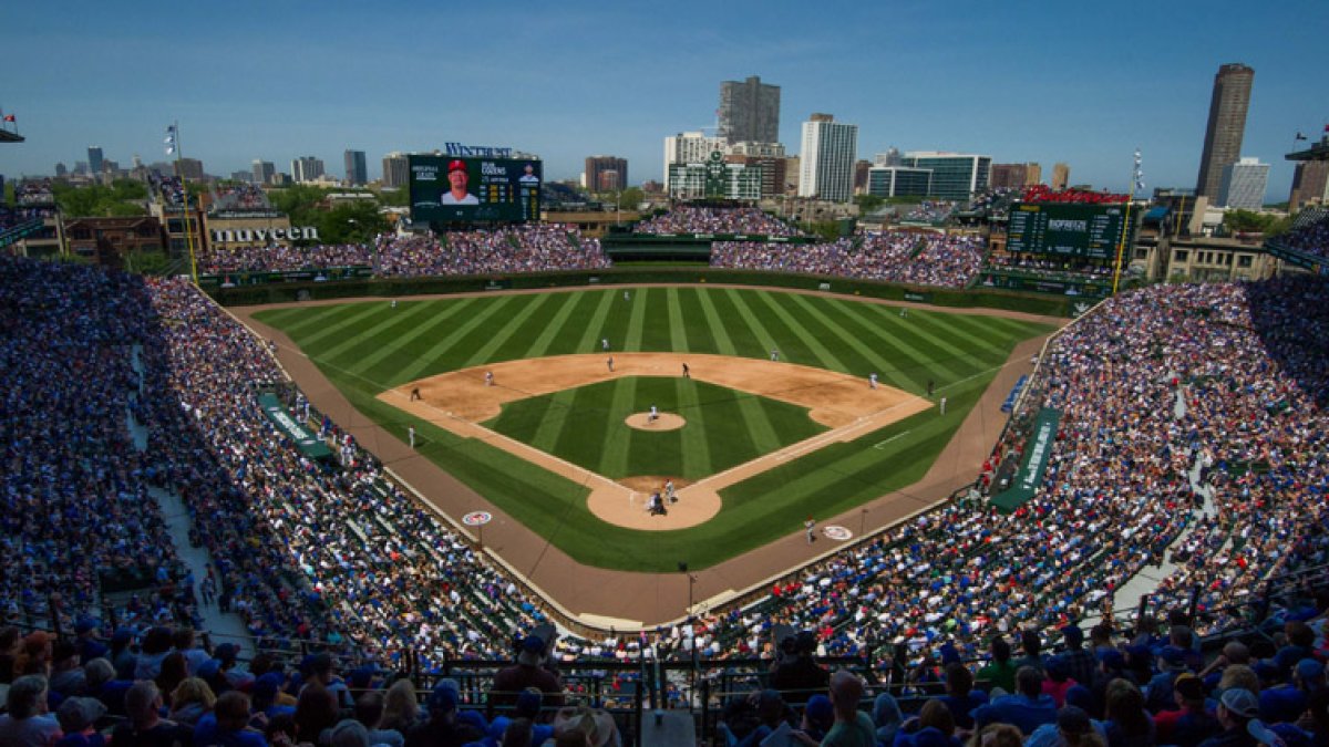 Chicago Cubs could soon install new rooftop signs around Wrigley Field