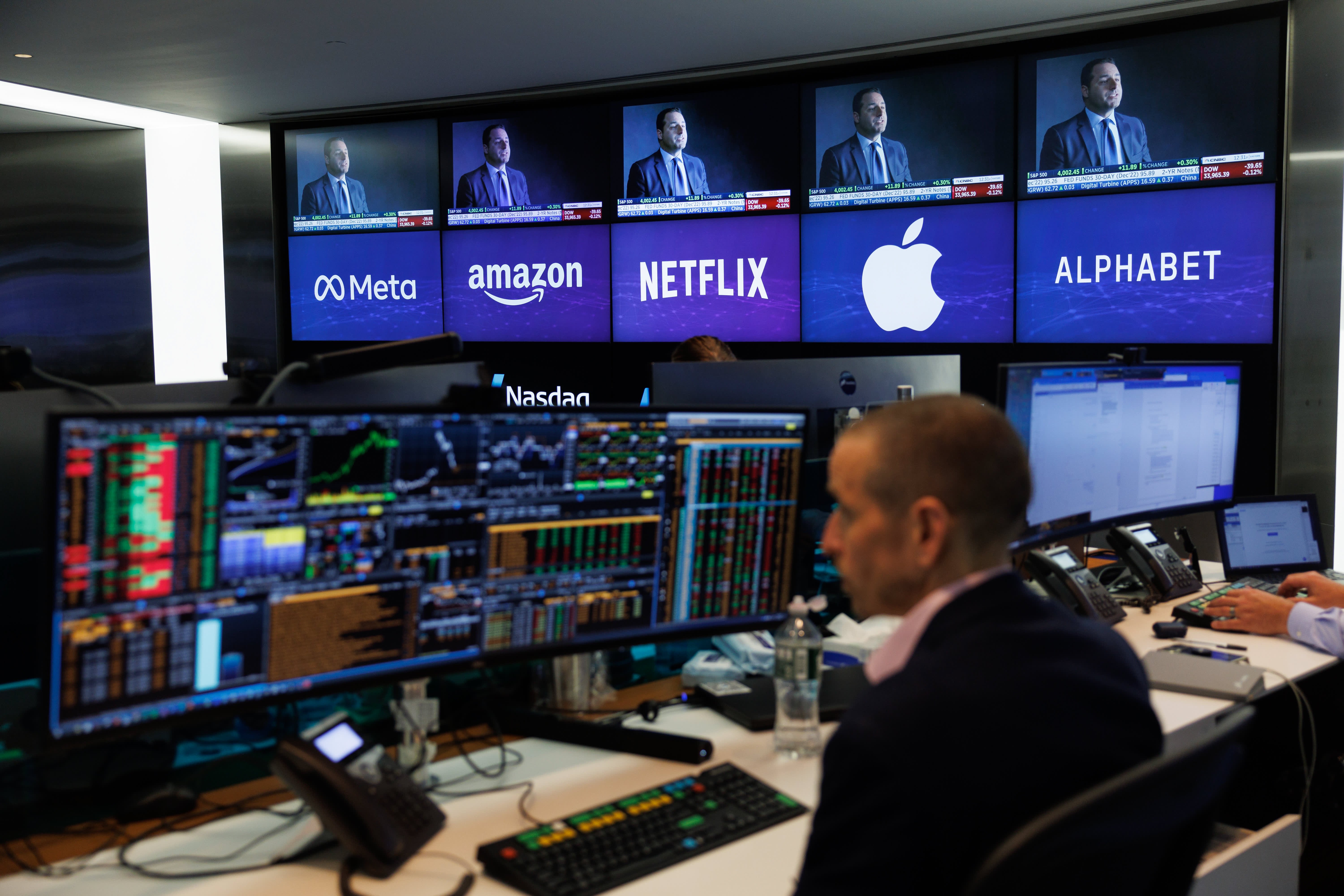 Tech Stocks Close Out First Six-Week Rally Since January 2020 - Vimarsana News