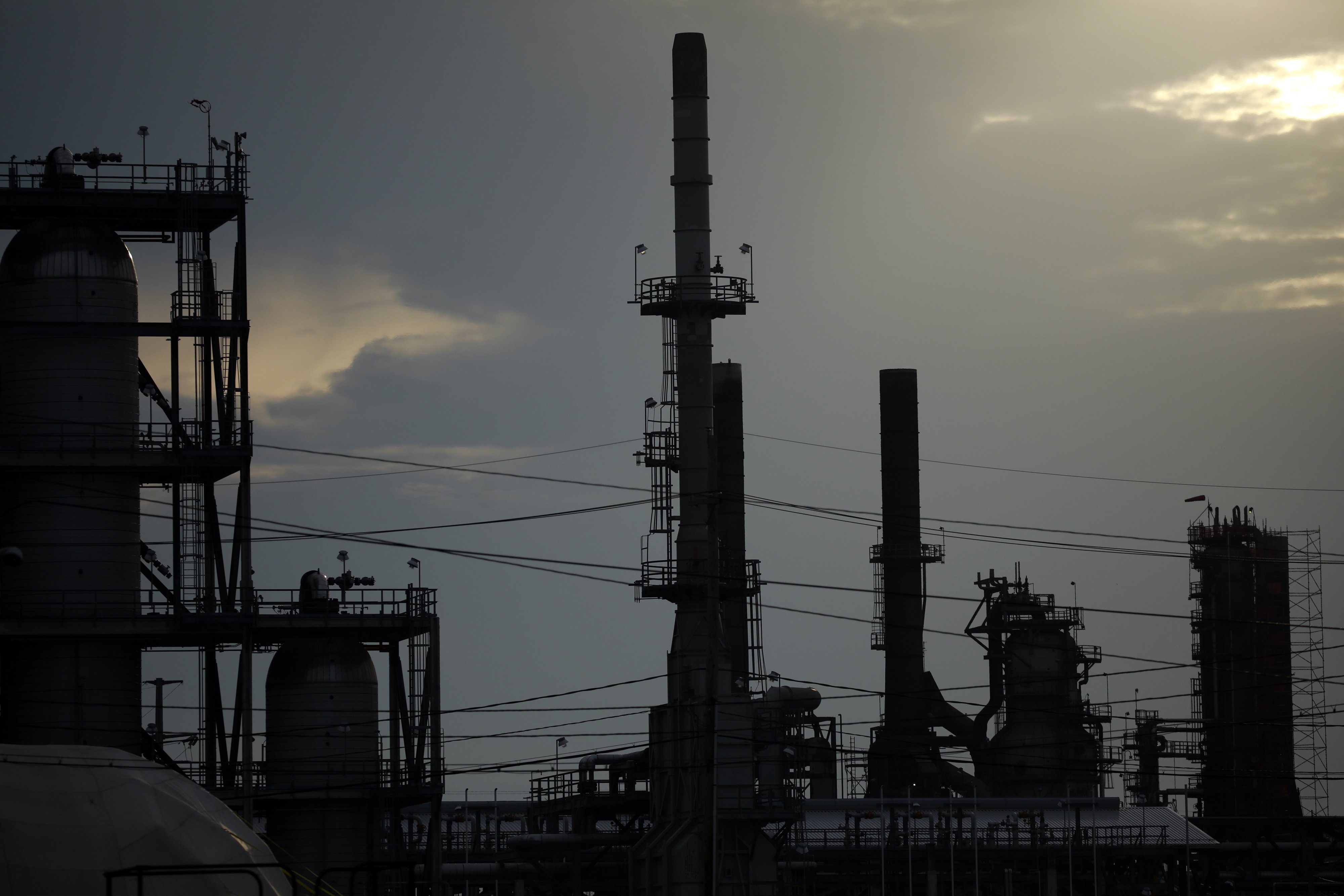 'Disruption' at Porter County BP refinery results in 'unplanned flaring of gases,' 'unknown' odors across northwest Indiana – NBC Chicago - Vimarsana News