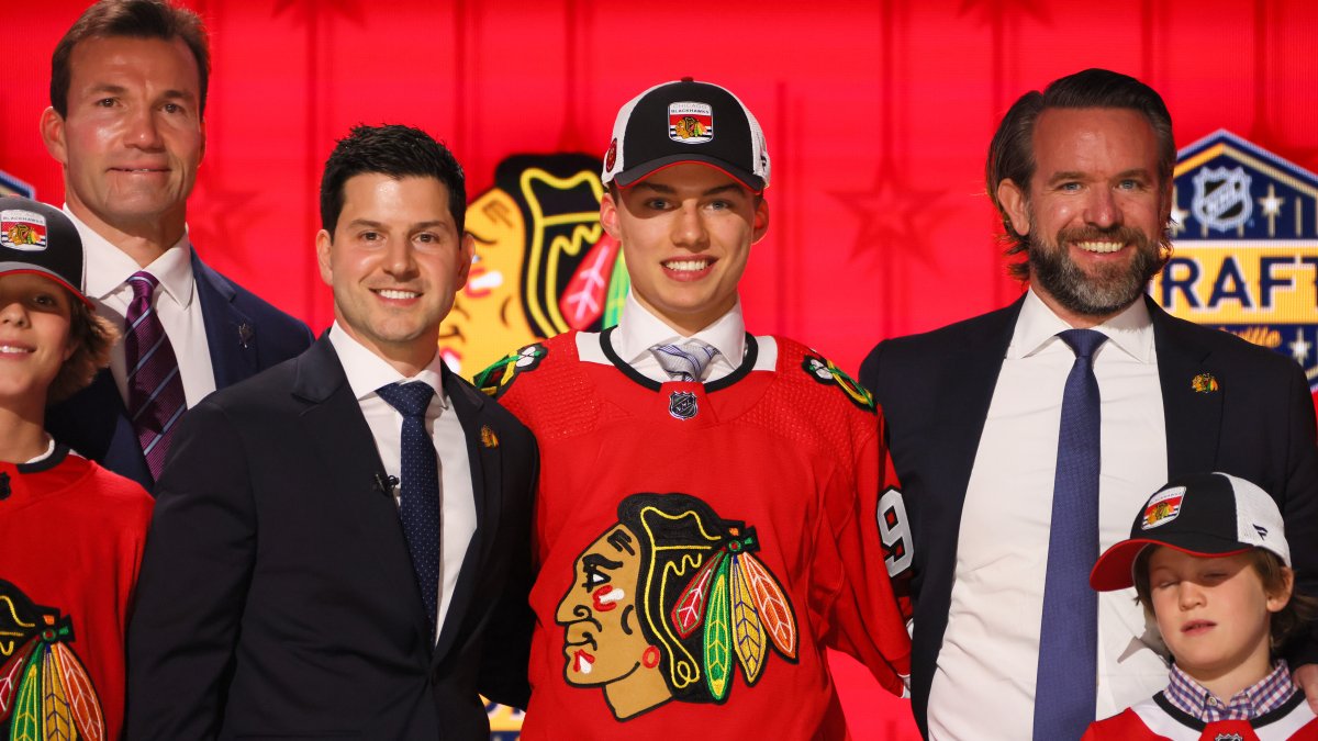 Sources: Blackhawks sign No. 1 overall pick Connor Bedard to entry-level contract