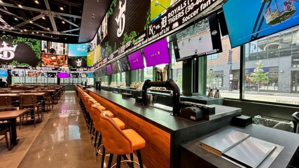 Betting to soon end at Wrigley Field's DraftKings Sportsbook, company announces