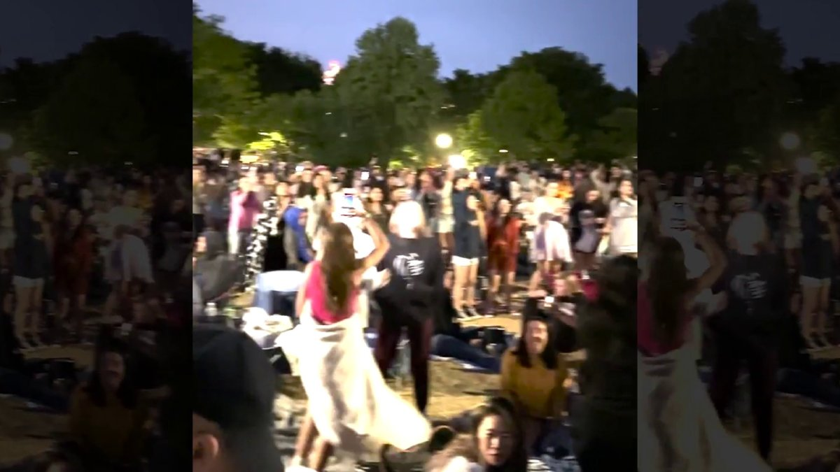 Video shows massive crowd outside Soldier Field to hear Taylor Swift’...