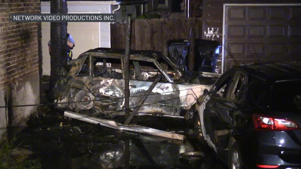 Man dies after crashing into pole while fleeing gunfire: Chicago police