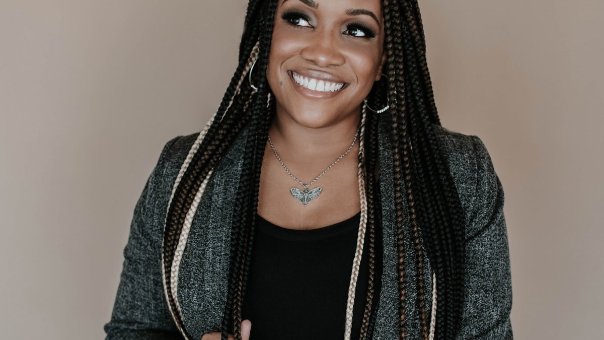 30-year-old increased her salary by over $100K in 2 years using this simple job search strategy - Vimarsana News